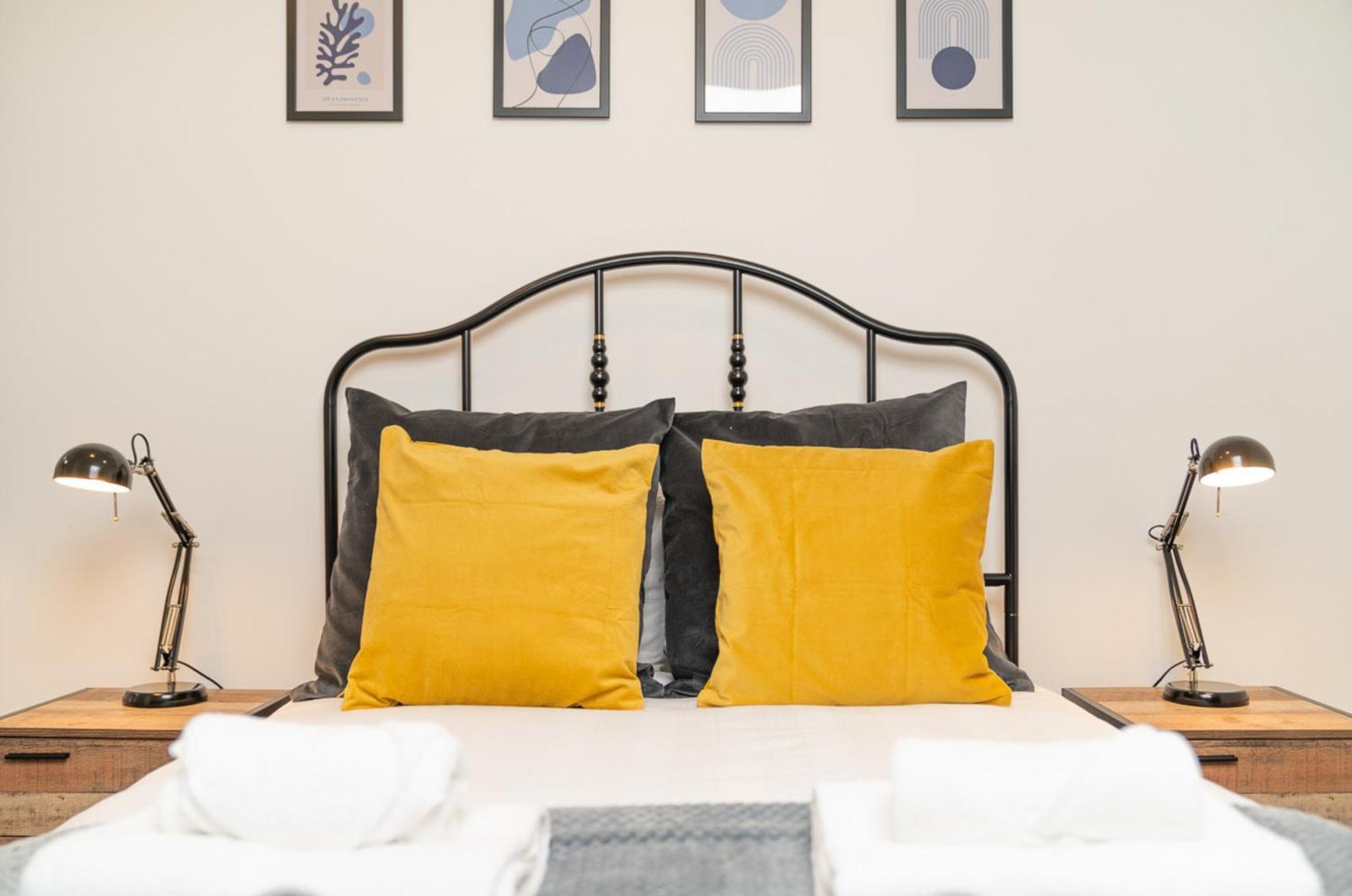 Two Bedroom Apartment At Buonomo Stays Short Lets & Serviced Accommodation London Eksteriør bilde