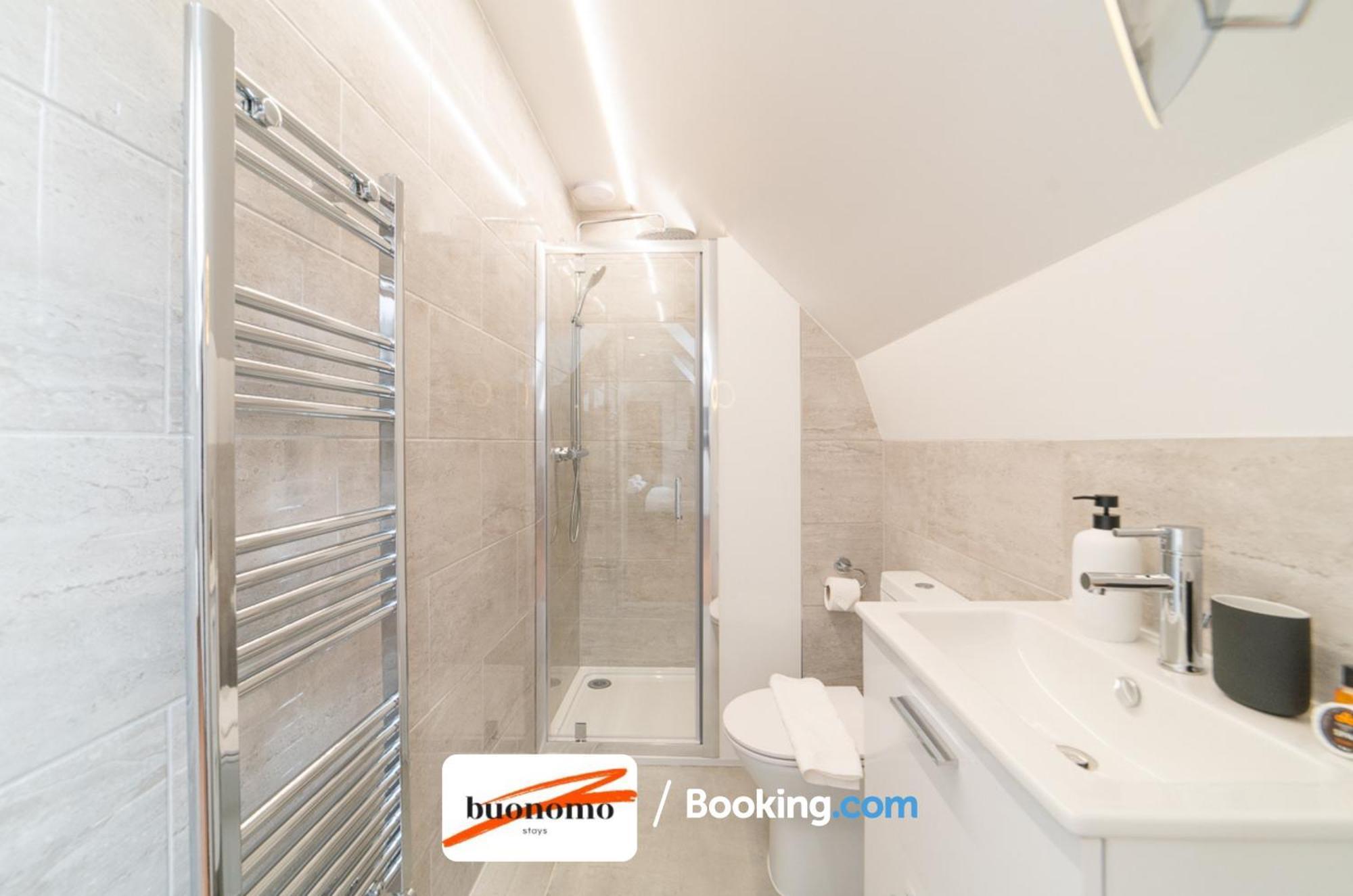 Two Bedroom Apartment At Buonomo Stays Short Lets & Serviced Accommodation London Eksteriør bilde